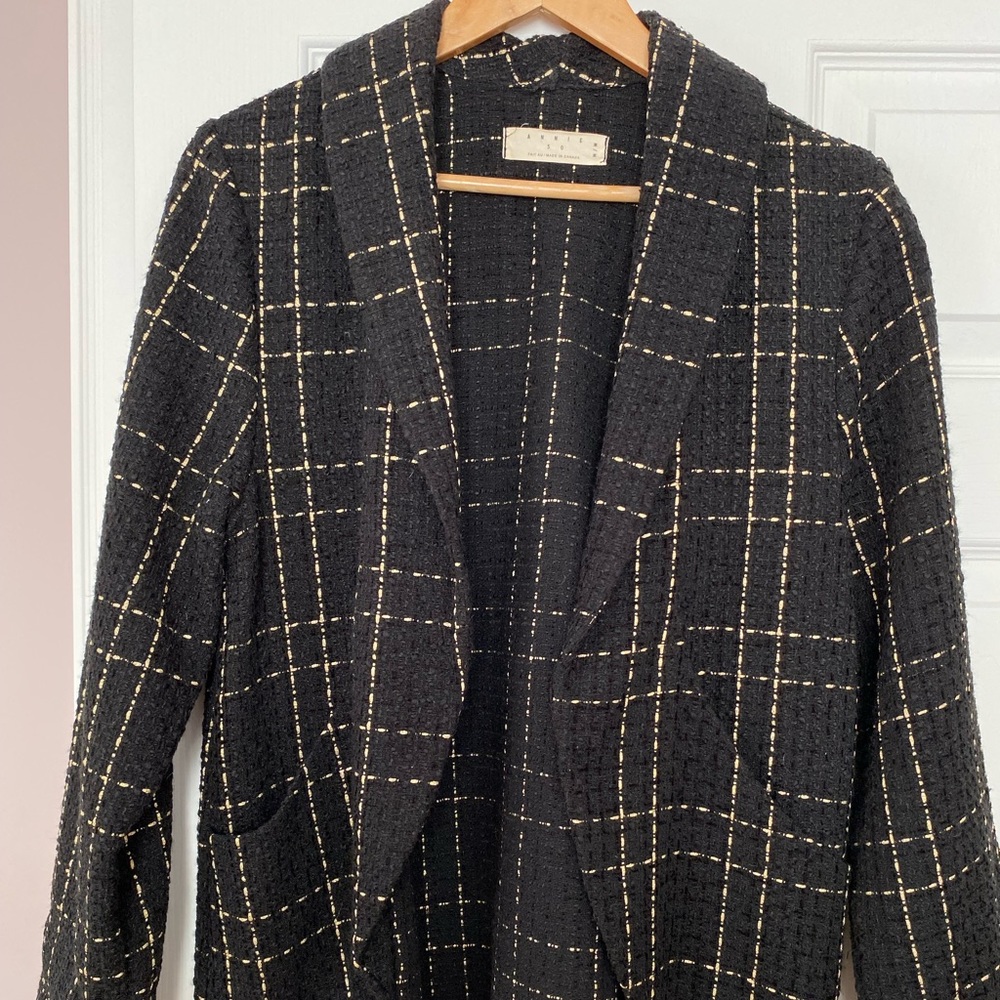 Annie50 black and gold blazer. Nice texture. Great casual-chic style.